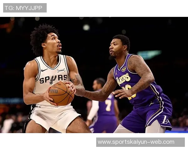 马刺新星哈珀首秀精彩表现半场高效9分2助正负值22引期待